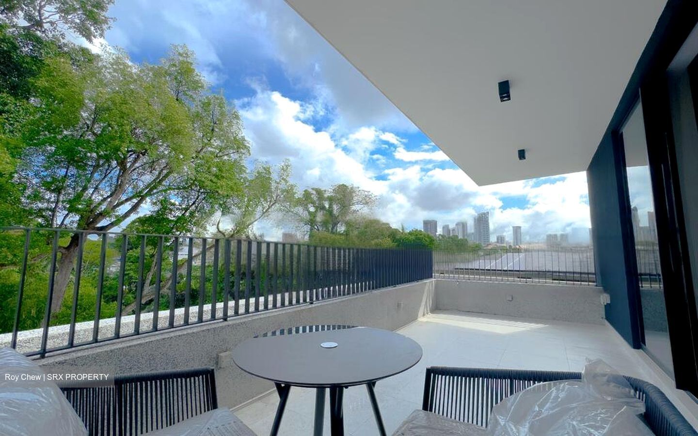 Whitley Road (D11), Terrace #447608631